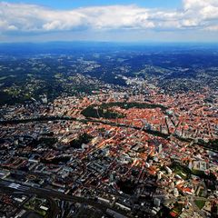 Flugwegposition um 11:13:00: Aufgenommen in der Nähe von Graz, Österreich in 1642 Meter